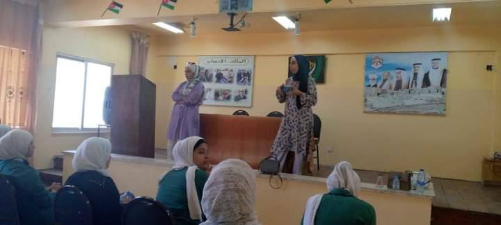 مركز شابات عي ينفذ نشاطا بعنوان المهارات الحياتيه