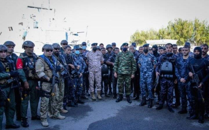 الحنيطي يتابع تمريناً بحرياً تعبوياً_ صور