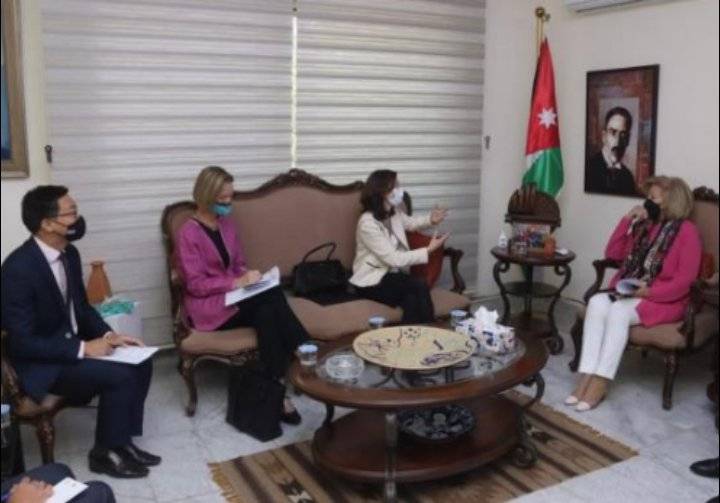 النجار تبحث مع سفيرة بريطانيا تطوير العلاقات الثقافية بين البلدين