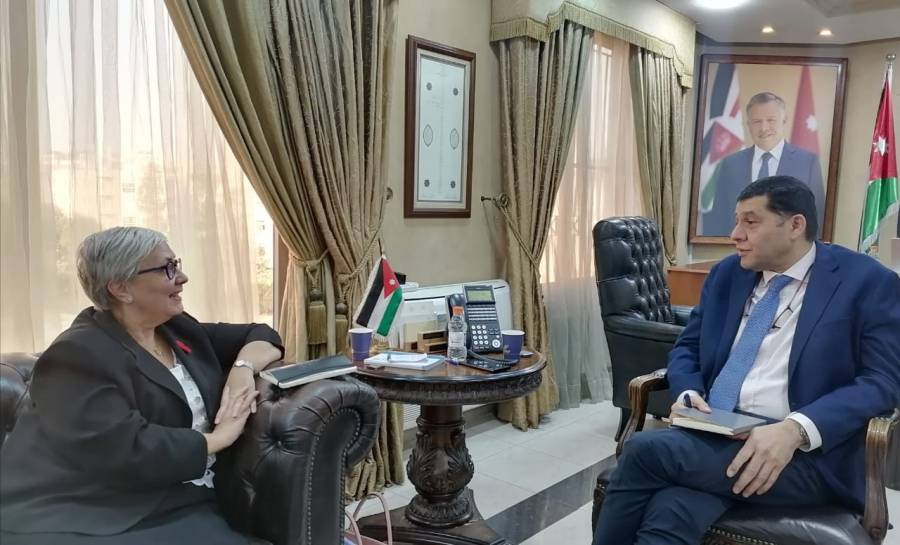 سفيرة كندا تزور وزارة العمل