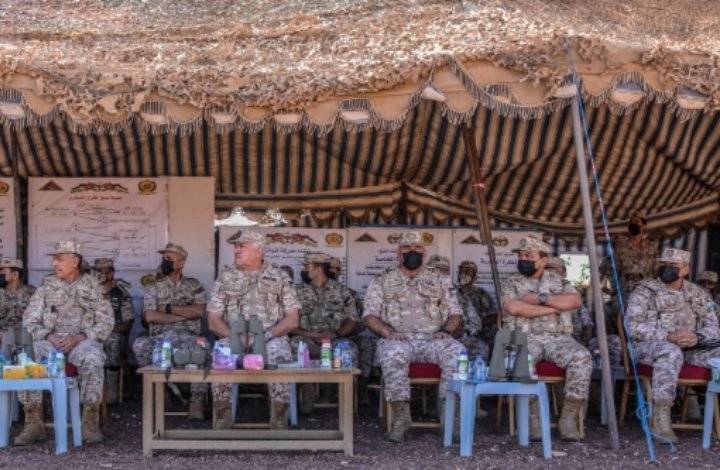 القوات المسلحة تنفذ تمرين “السد المنيع” في المنطقة الشرقية