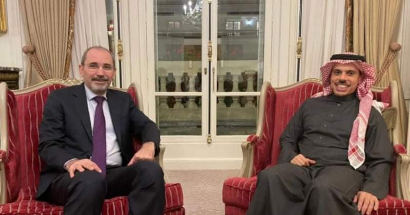 الصفدي يلتقي وزير خارجية المملكة العربية السعودية في باريس