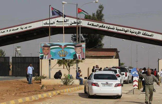 أردنيون عالقون في مركز حدود جابر بسبب الـ PCR