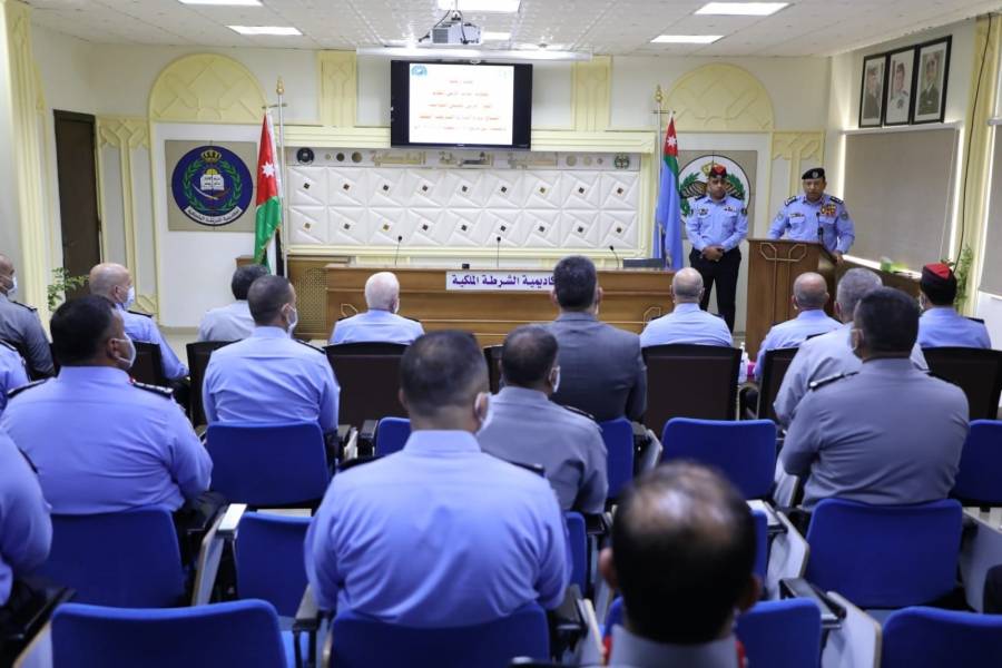 الحواتمة يفتتح دورة الإدارة الشرطية  العليا للضباط في أكاديمية الشرطة الملكية .