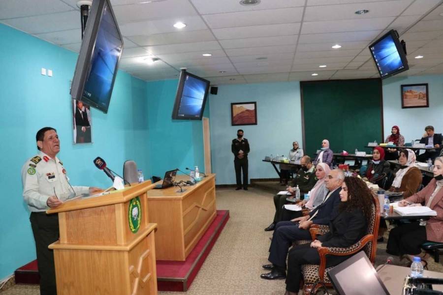 افتتاح برنامج القيادات الحكومية الثاني في كلية الدفاع الوطني الملكية الأردنية