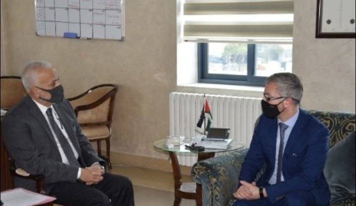 المفلح يبحث التعاون في مجالات التنمية الاجتماعية مع إيرلندا