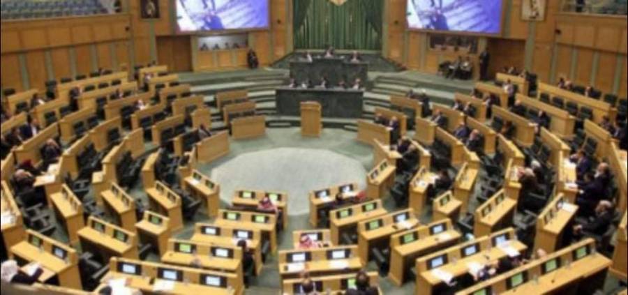 مجلس ديكور  يثيرغضًبا بين أعضاء مجلس النواب