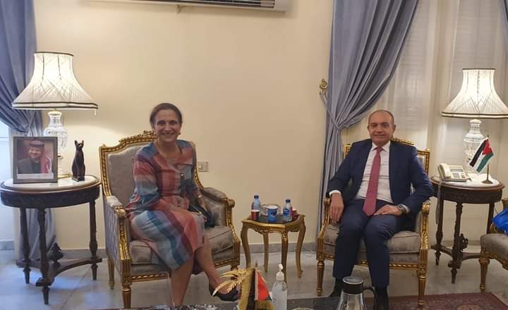 العضايلة يلتقي سفيرة كولومبيا في القاهرة