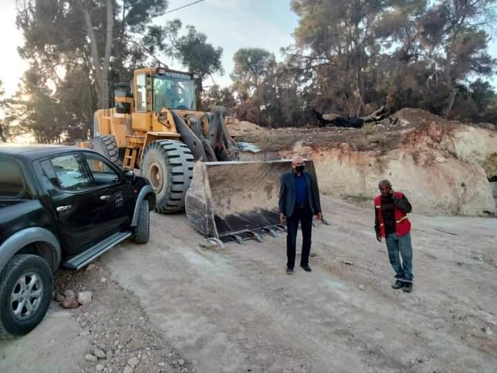 بدء إعادة تأهيل وتعبيد طريق مدرسة عين جملا في جرش
