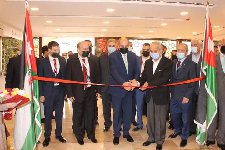 مندوبا عن جلالة الملك وزير الصناعة والتجارة يفتتح معرض الصناعات الأردنية