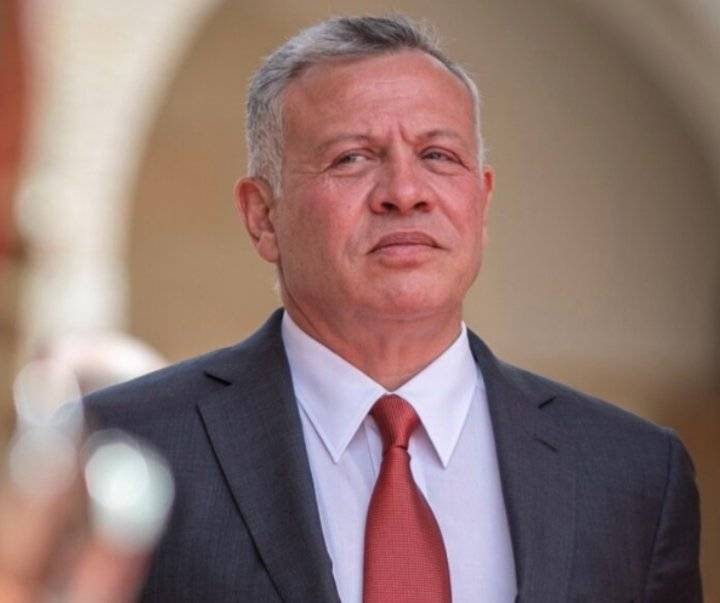 الملك يهنئ العاهل المغربي وسلطان عُمان