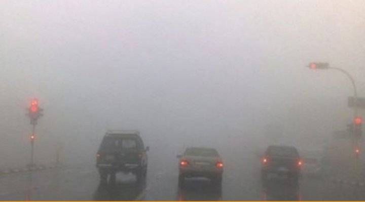 أجواء رطبة وضبابية صباح الجمعة