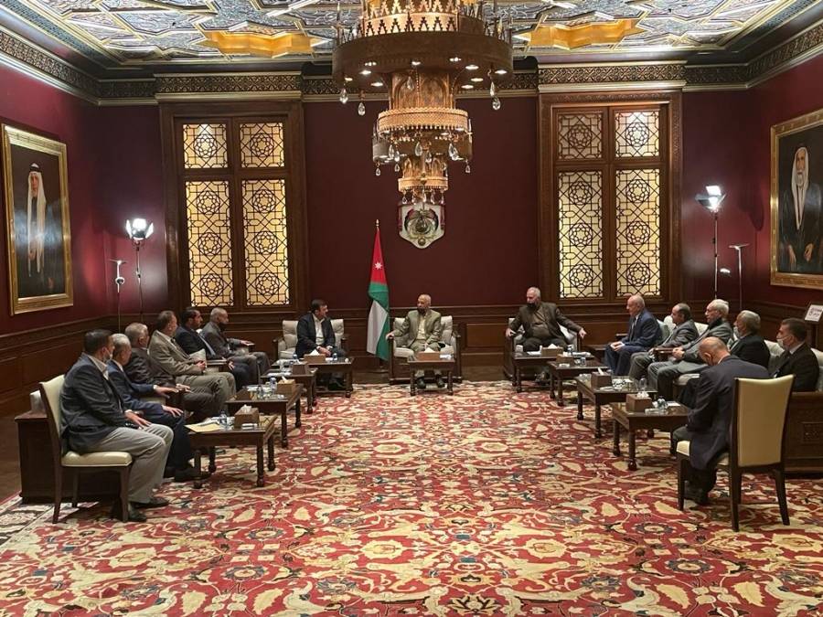 رئيس الديوان الملكي يلتقي وفدًا من عشيرة العمري ...صور