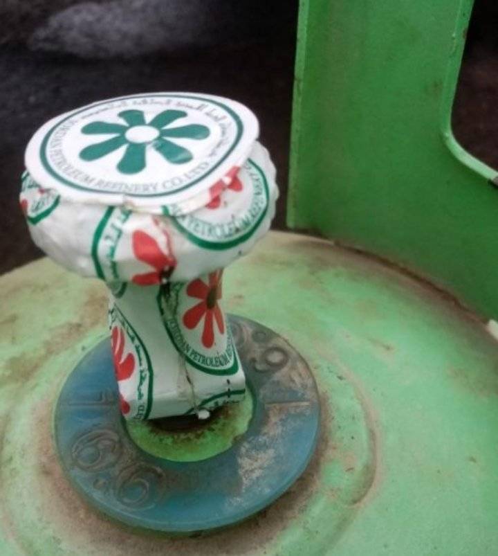 المواصفات: ضبط وكالة غاز تتلاعب بأوزان وأختام الاسطوانات_صورة