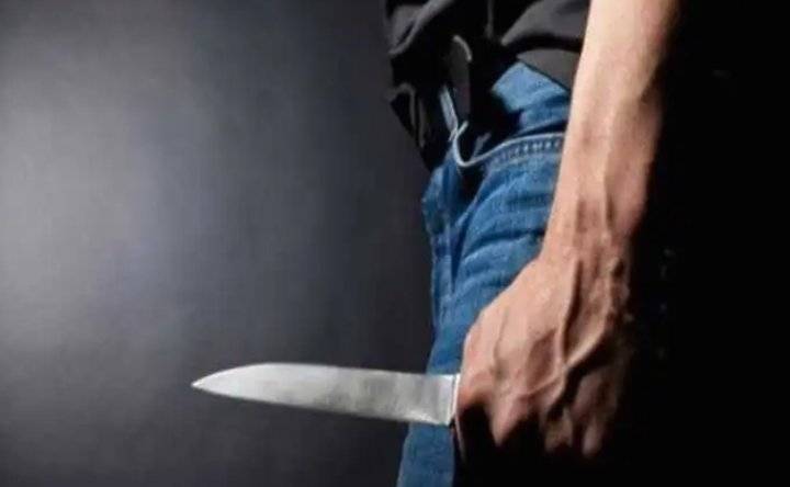 طعن عشريني في إربد وحالته سيئة