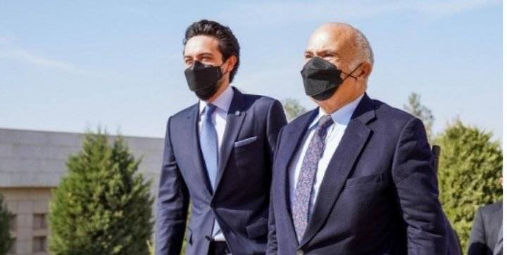 الأمير الحسن يصطحب الأمير الحسين في جولة بالجمعية العلمية الملكية