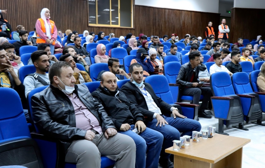 محاضرة بعنوان (نحو شباب مثقف مالياً) في جامعة الحسين بن طلال