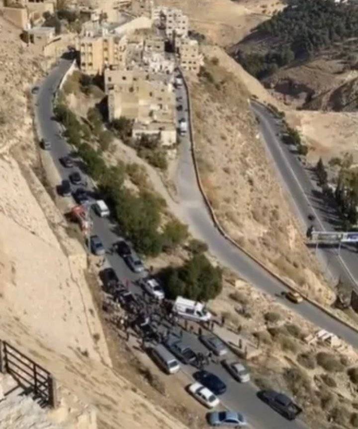 سقوط شاب  من فوق قلعة الكرك