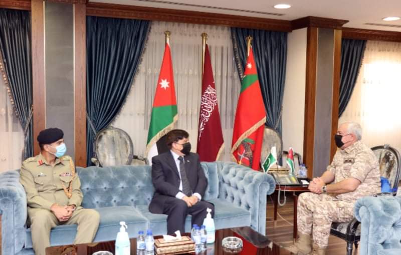رئيس هيئة الأركان المشتركة يستقبل السفير الباكستاني