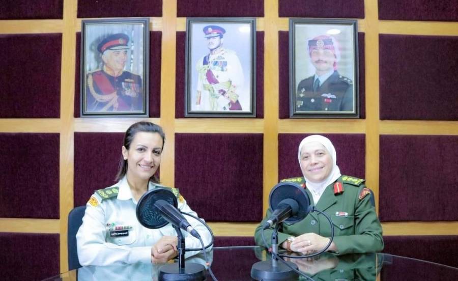 اذاعة الجيش العربي تستضيف العقيد الصيدلانية نادية العمري