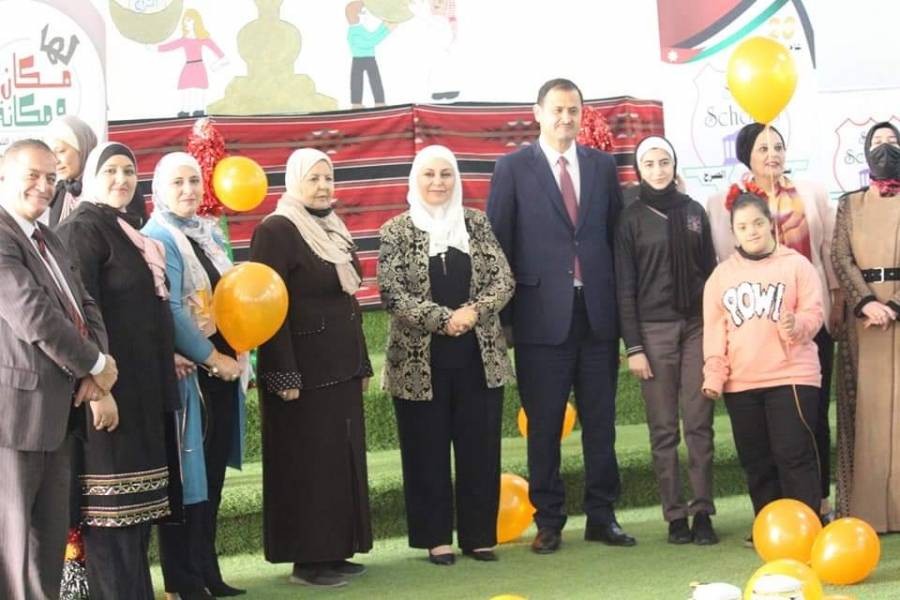 افتتاح جدارية بمناسبة الحملة الدولية السنوية لمناهضة العنف في مدارس الصرح ...صور