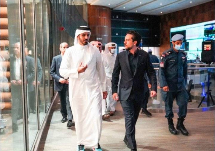 ولي العهد يزور مركز القيادة الوطني في الدوحة