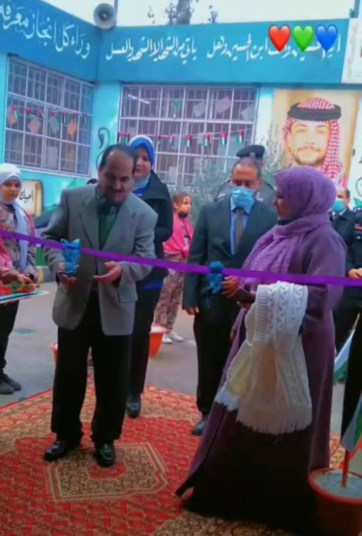 عضيبات يفتتح المعرض العلمي في مدرسة مغير السرحان الأساسية المختلطة ...صور