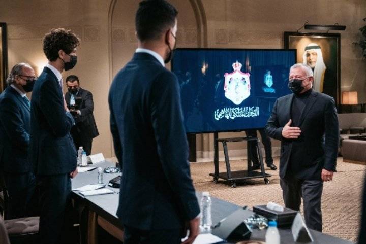 الملك يعبر عن فخره بالشباب الريادي الأردني