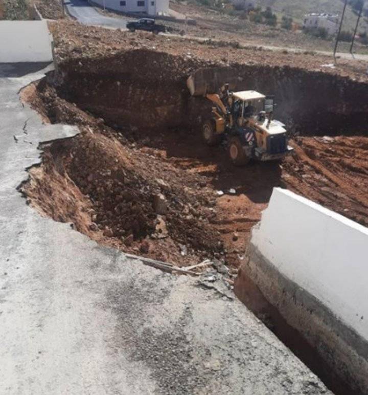 انهيار جزء من كراج عمارة بالسلط