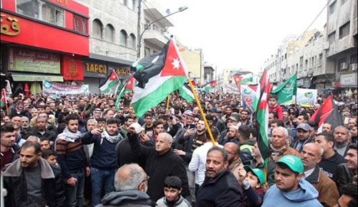 العدوان: لا قرار بمنع “مسيرة وسط البلد”