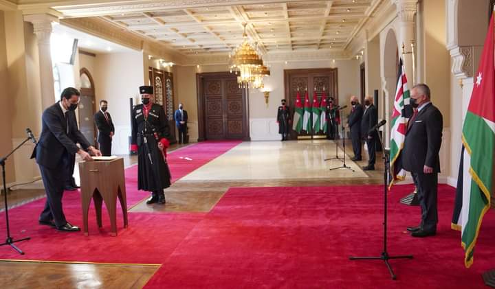 الملك يتقبل أوراق اعتماد عدد من السفراء