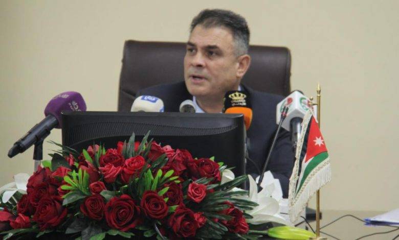 أهالي ووجهاء مدينة السلط يفتحون النار على الزعبي