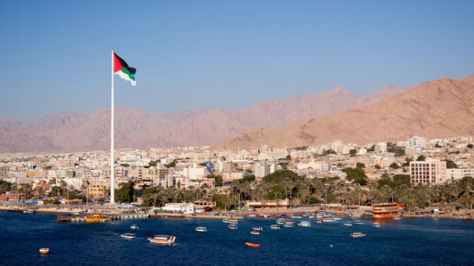 الأردن وفلسطين يبحثان مقترحا لتجميع حاويات تجارية مستوردة في ميناء العقبة