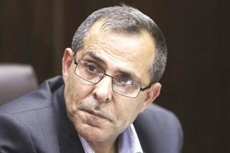 بسبب التخبط .. عبيدات يدعو لإدارة ملف كورونا من قبل الجيش