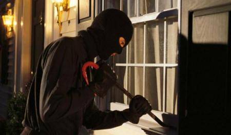 نائب يشتكي للامن جراء سرقة اسطوانتي غاز من منزله بعمان