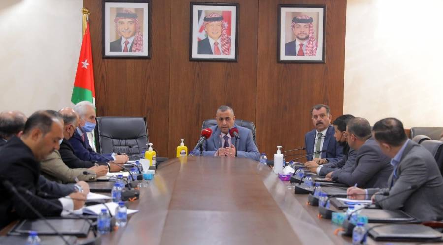 التعليم النيابية تؤكد ضرورة حل قضية المعلمين المحالين للاستيداع