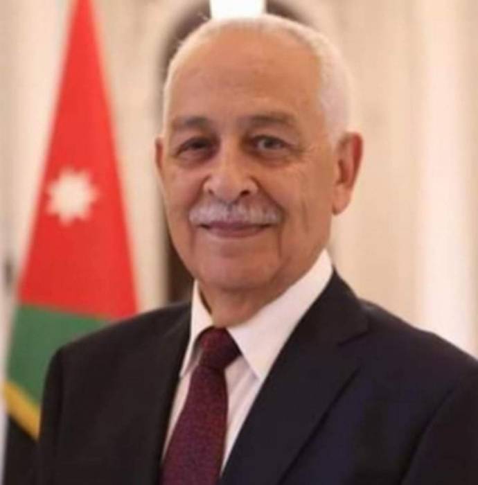 العيسوي ينقل تعازي الملك إلى النعيمات وشطناوي