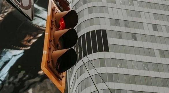 ضبط 25 مخالفة تجاوز الإشارة الحمراء خلال 24 ساعة