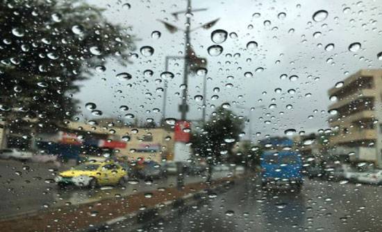كتلة هوائية باردة تؤثر على الأردن تجلب زخات متفرقة من المطر