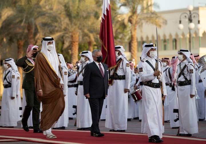 السفير اللوزي يهنئ أمير قطر