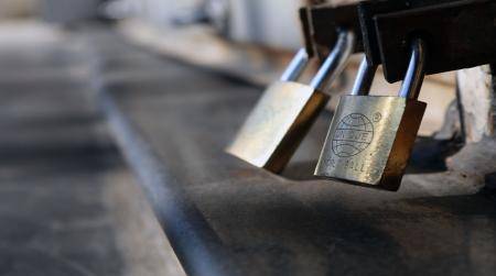 ضبط مصاب كورونا داخل مقهى ومخالفة 270 منشأة في عمّان