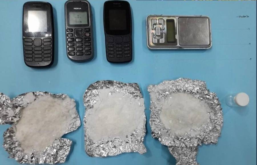 بالصور القبض على  شخص قام باخفاء كمية من المواد المخدرة في البادية الوسطى... تفاصيل