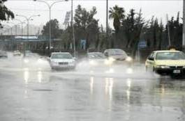 الثلاثاء .. أجواء ماطرة وباردة وتحذير من تشكل الضباب والصقيع