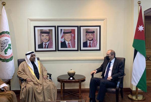 الصفدي يلتقي رئيس البرلمان العربي