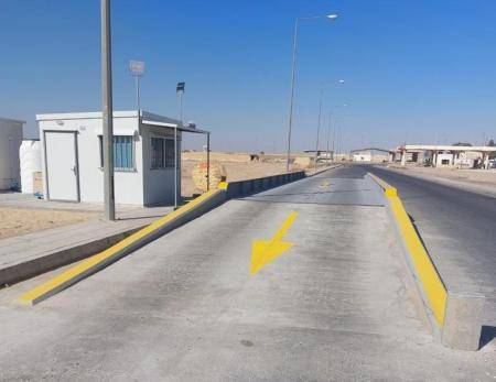 إنهاء إعادة انشاء الساحة وطريق باب الشحن الشرقي في مركز حدود العمري