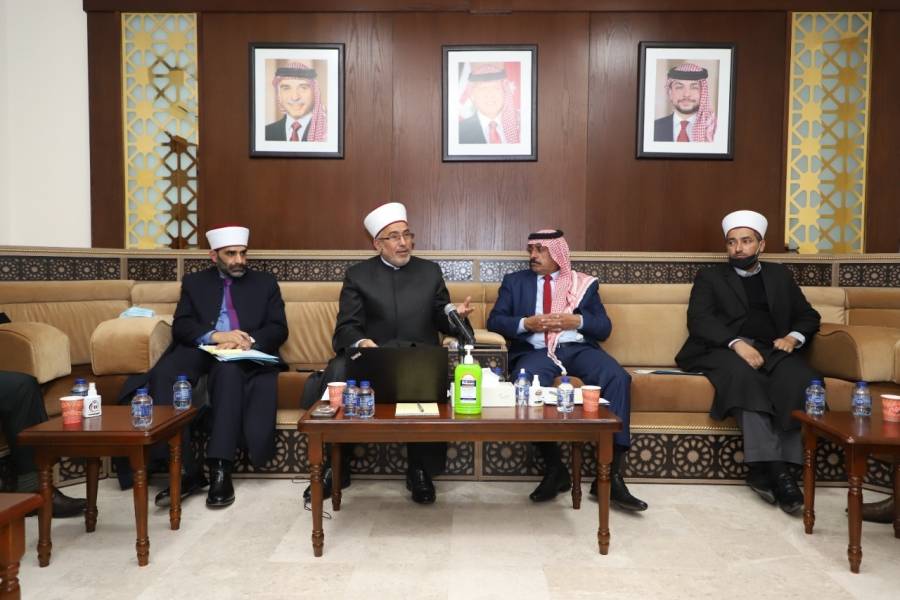 قاضي القضاة: مستشارية شؤون العشائر منارة وطنية رائدة