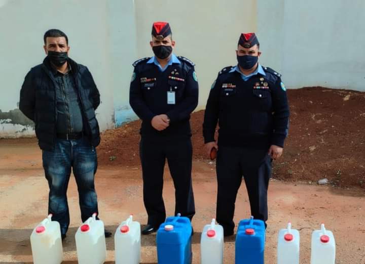 الشرطة المجتمعية ومجموعة شبابية و المعهد المروري يشاركون في مبادرة شتاء دافئ