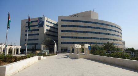 عيادات ووحدات متخصصة للعناية بمرضى التليُّف الكيسي في الأردن