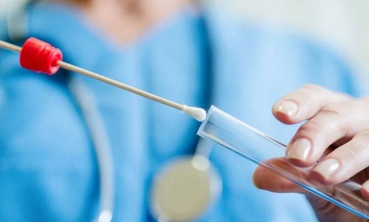 “تنشيط السياحة” تتحمّل تكلفة فحوصات PCR للسيّاح