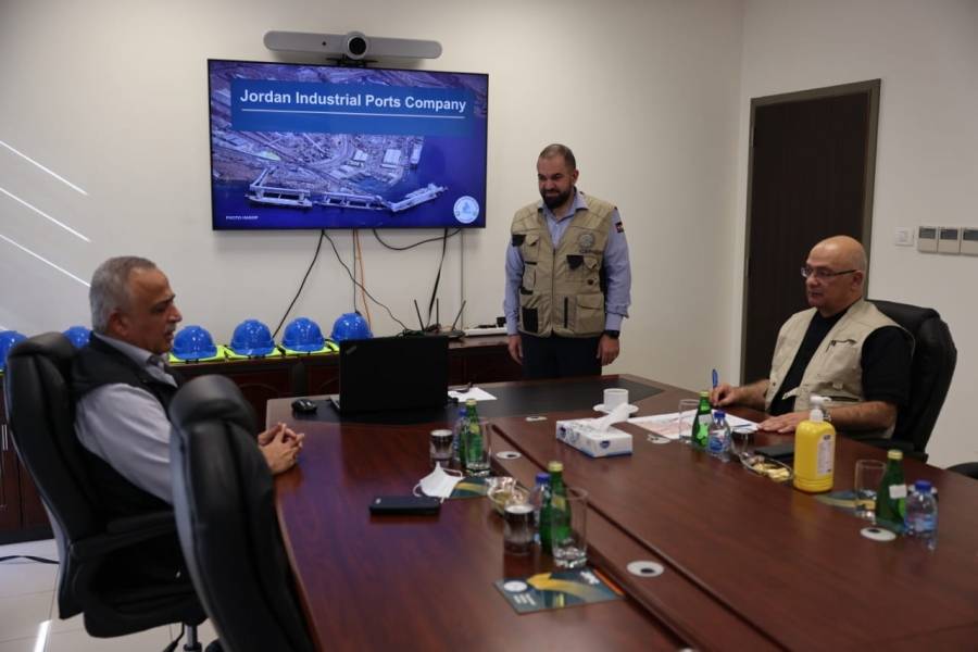 خلال زيارته للشركة واطلاعه على أعمالها التطويرية ....م. البخيت: الموانئ الصناعية شريان حياة اقتصادي ورافد رئيس من روافد الاقتصاد الوطني